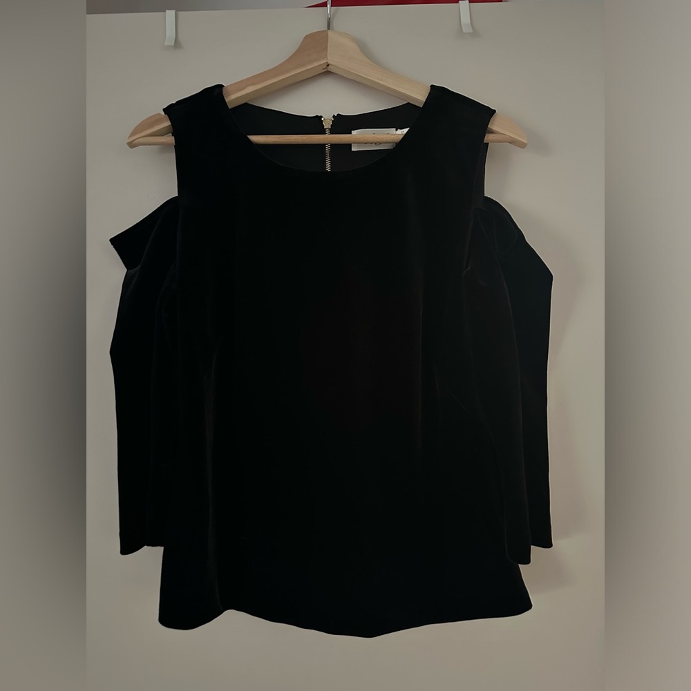 Eliza J Black Velvet cold shoulder top size 14
